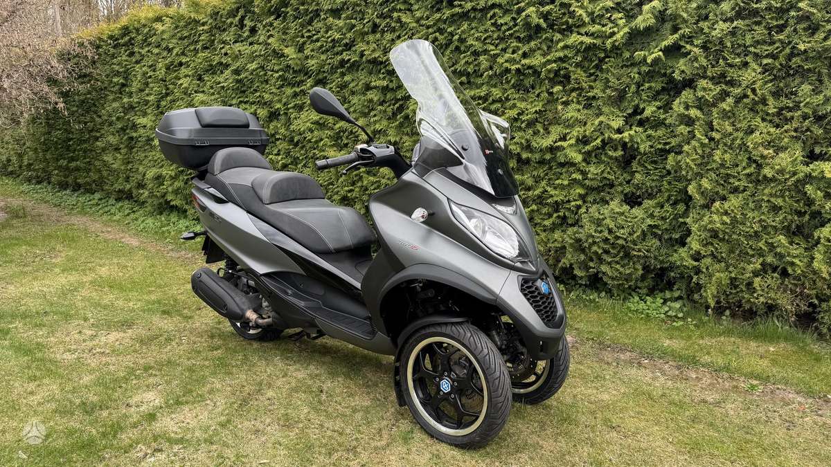 Piaggio MP3 300cc, trikes