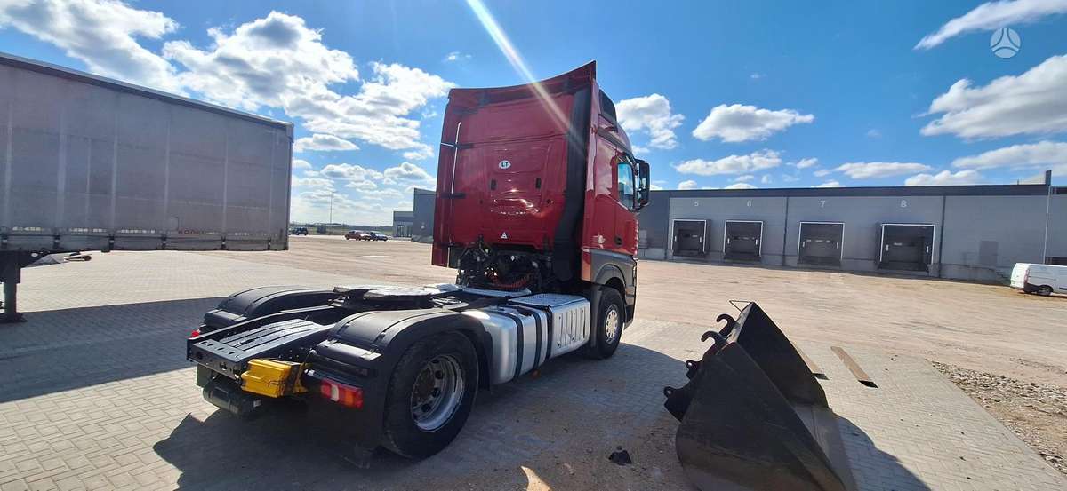 Mercedes-Benz Actros 1845, double sleeper