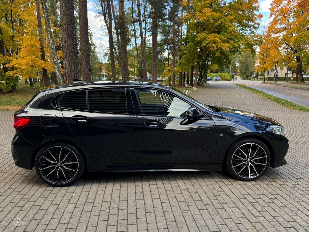 BMW 118, 2.0 l., Хэтчбек