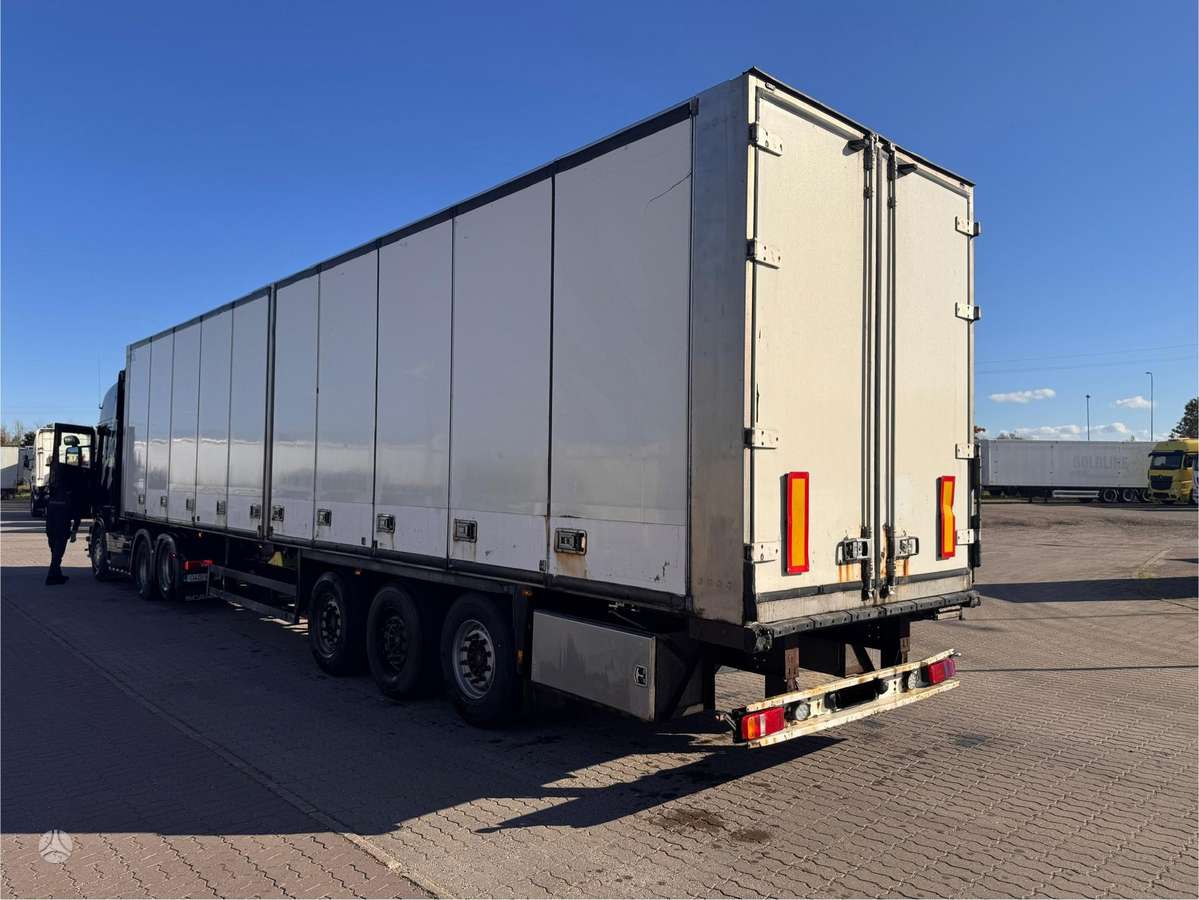 Schmitz SKO24, refrigerated