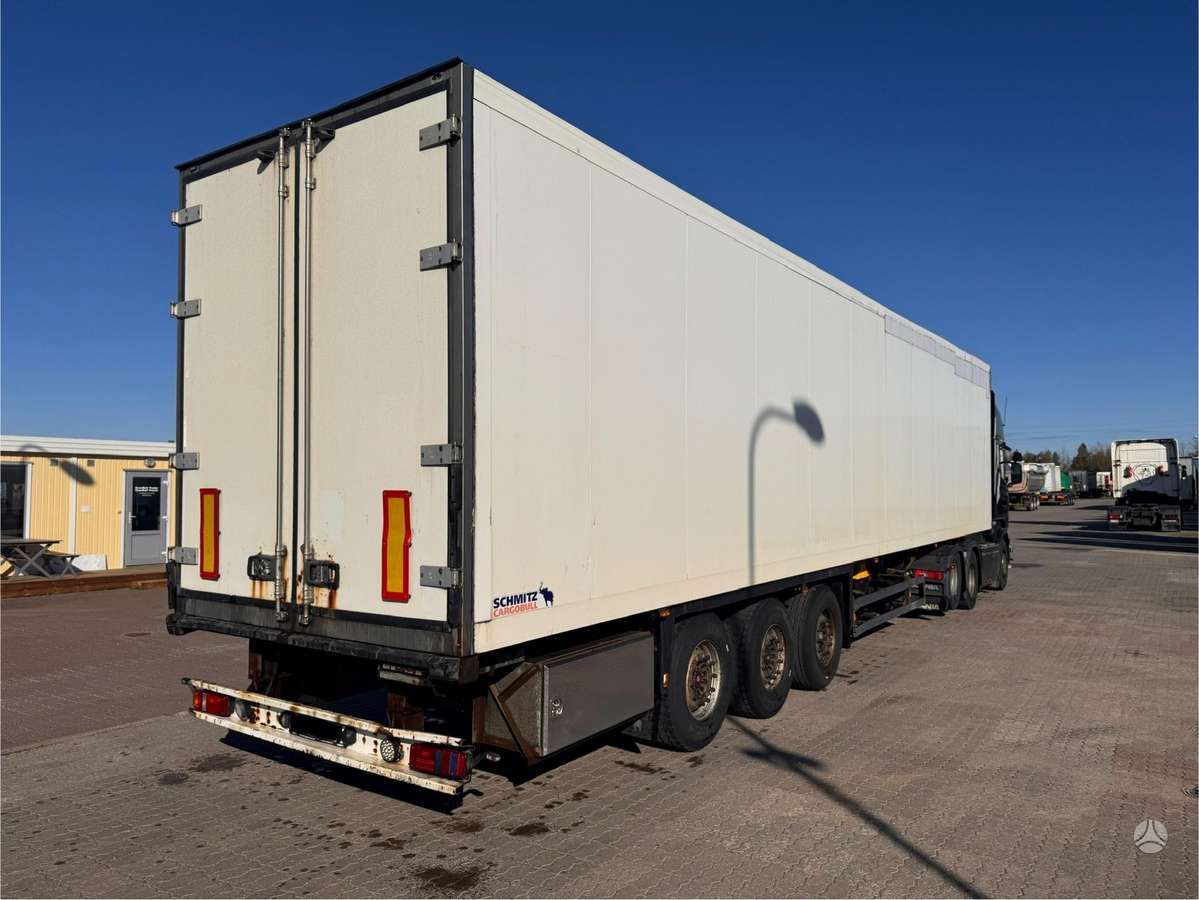 Schmitz SKO24, refrigerated