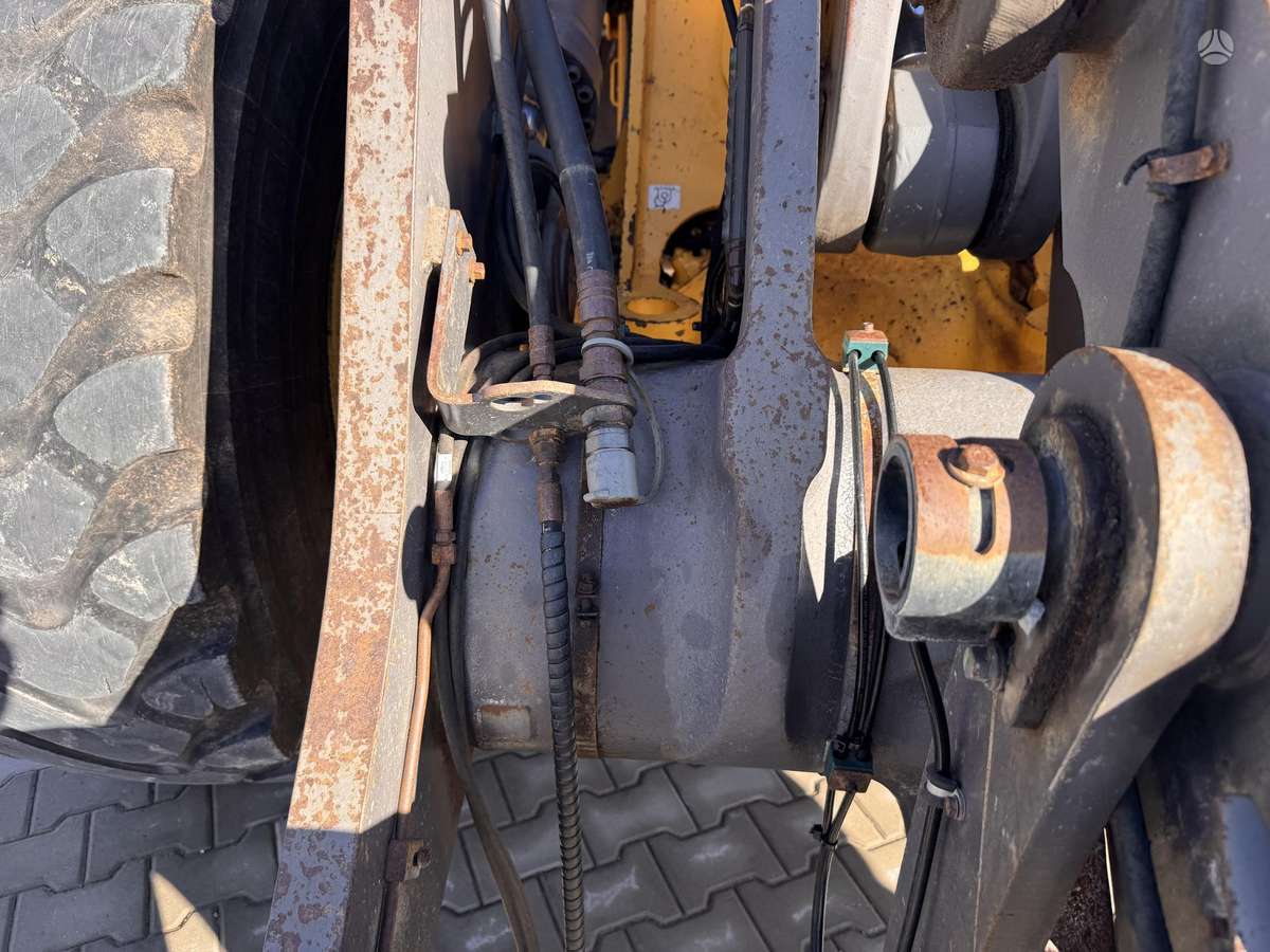 Volvo Volvo, frontaliniai krautuvai