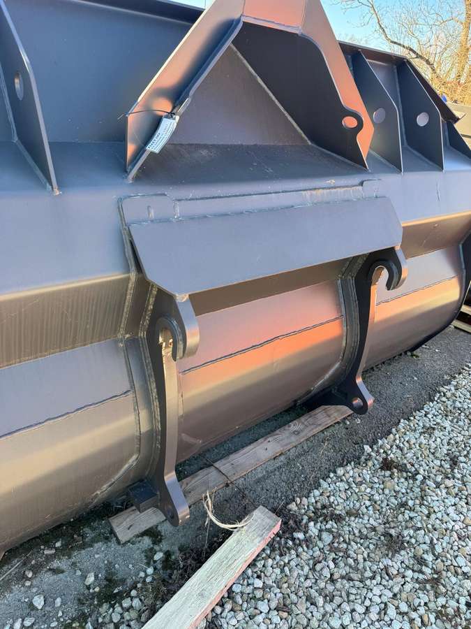 Volvo Volvo, frontaliniai krautuvai