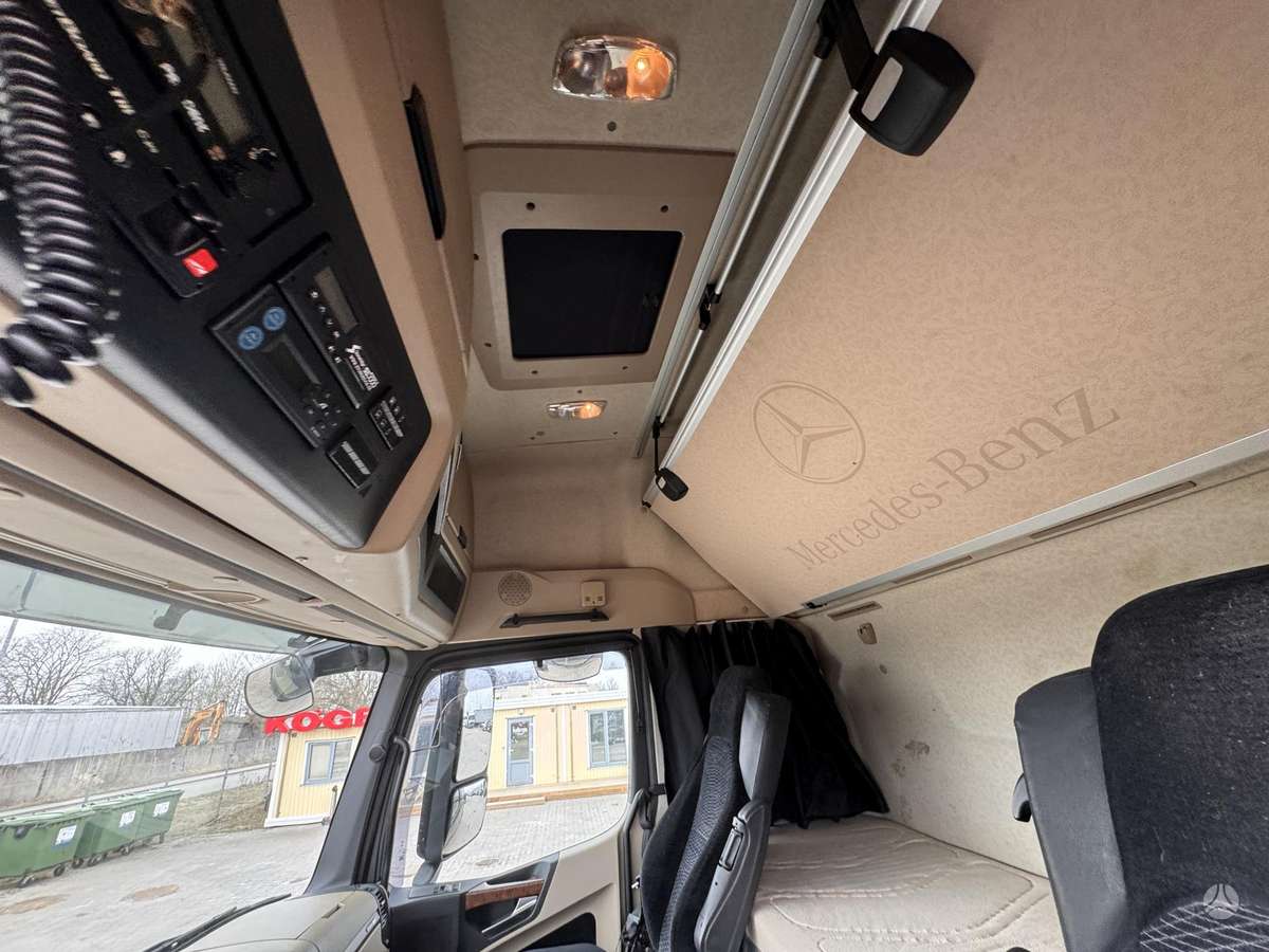 Mercedes-Benz Actros 1848, double sleeper