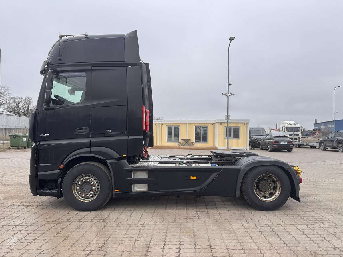 Mercedes-Benz Actros 1848, double sleeper