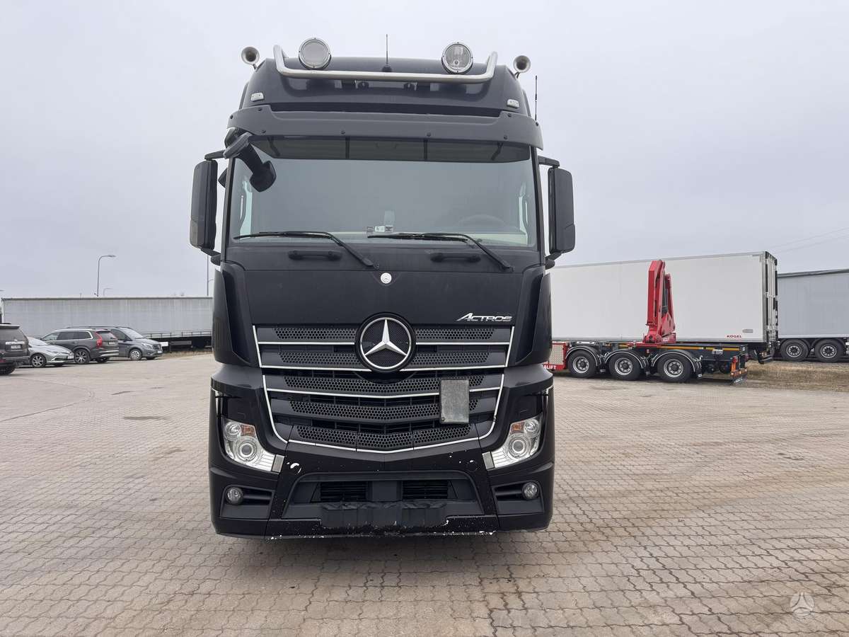 Mercedes-Benz Actros 1848, double sleeper