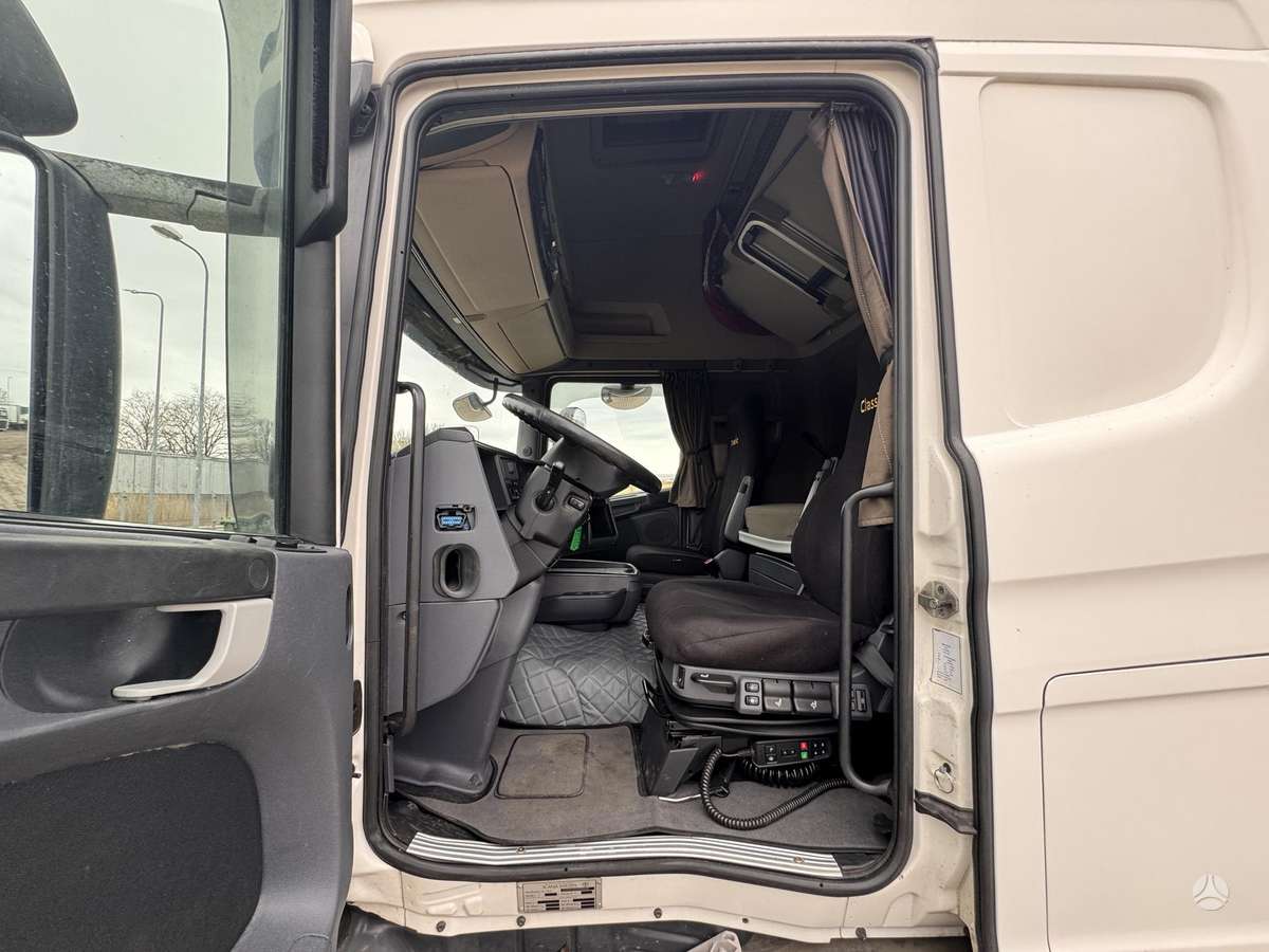 Scania R450, double sleeper