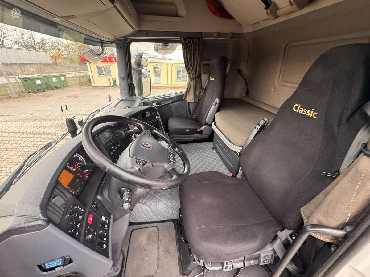 Scania R450, double sleeper