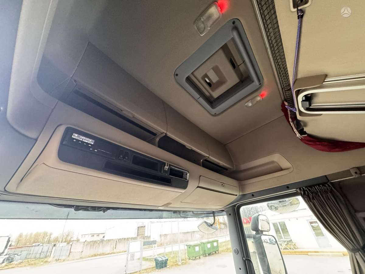 Scania R450, double sleeper