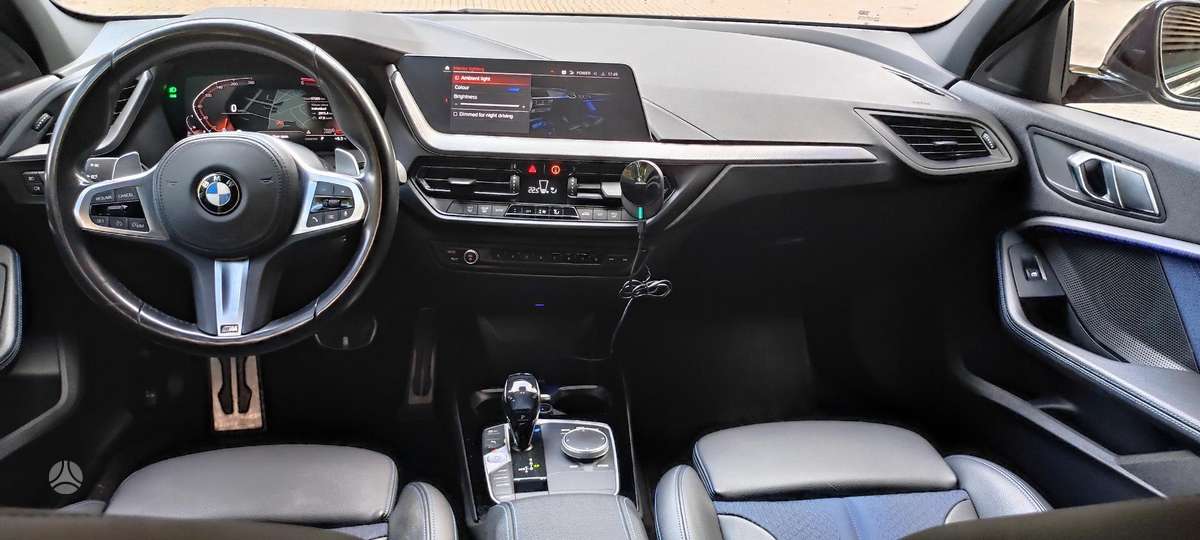 BMW 118, 2.0 l., hatchback
