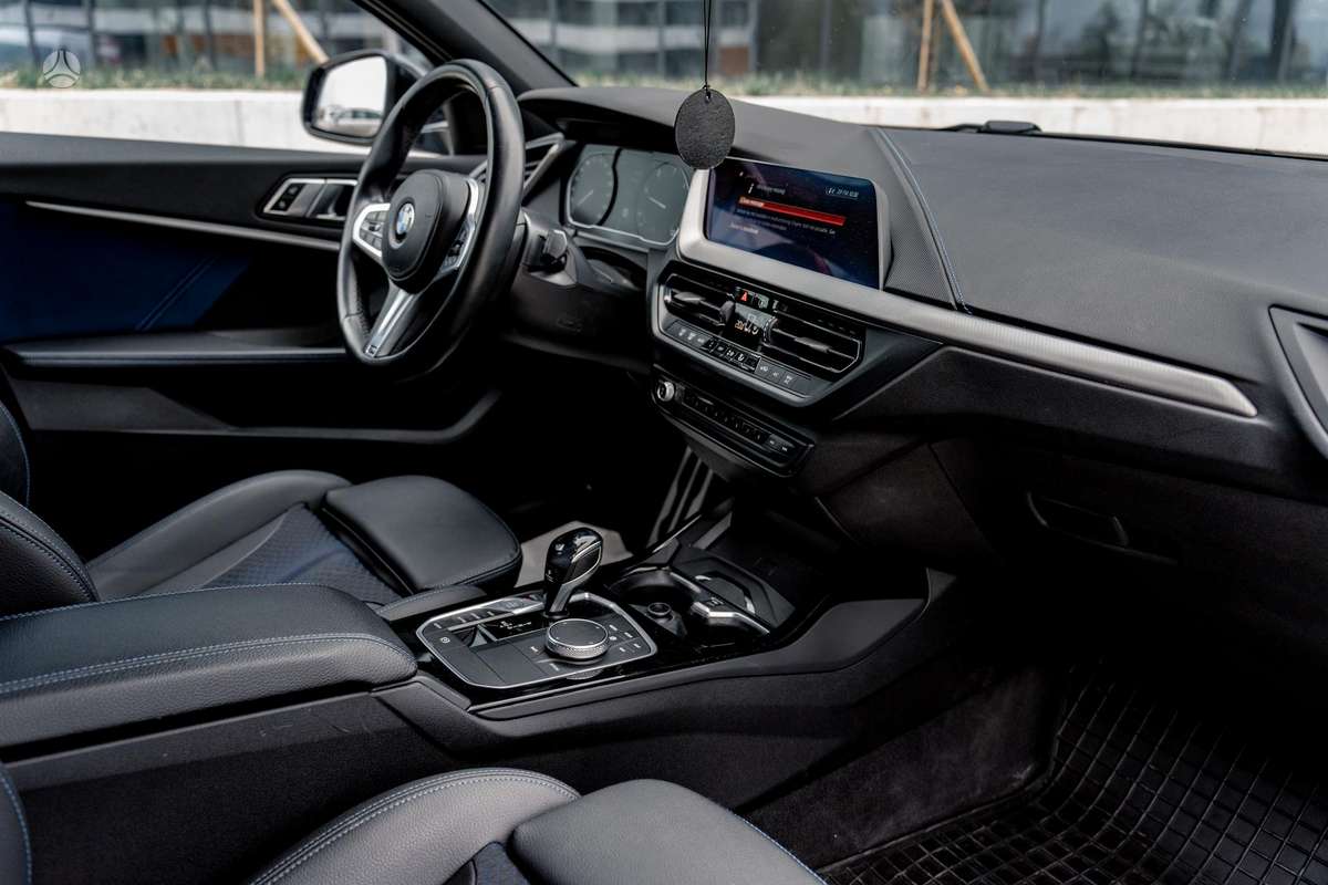 BMW 118, 2.0 l., hatchback