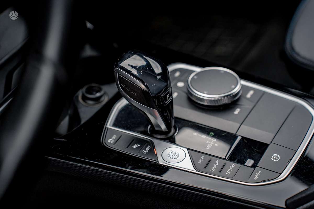 BMW 118, 2.0 l., hatchback