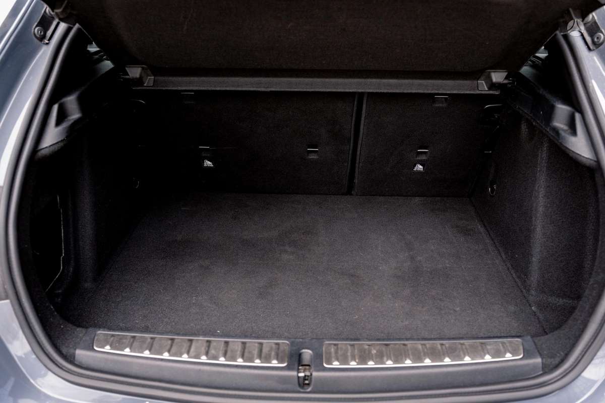 BMW 118, 2.0 l., hatchback