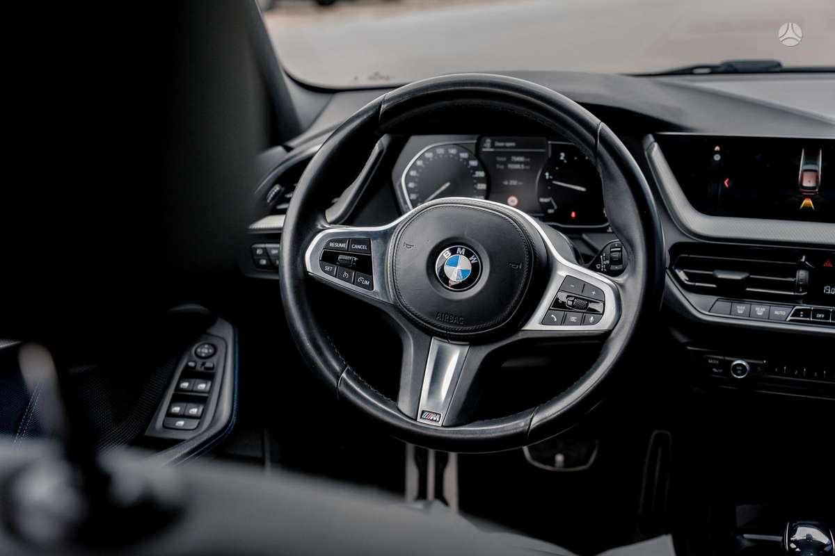 BMW 118, 2.0 l., hatchback