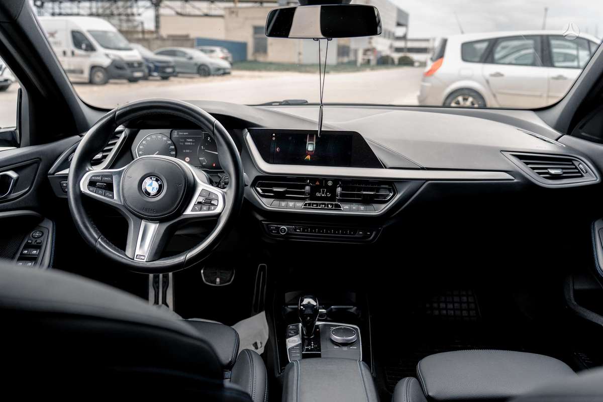 BMW 118, 2.0 l., hatchback