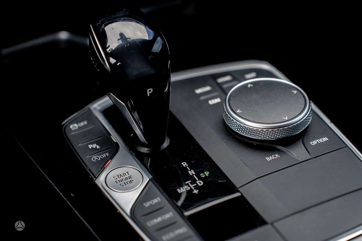 BMW 118, 2.0 l., hatchback