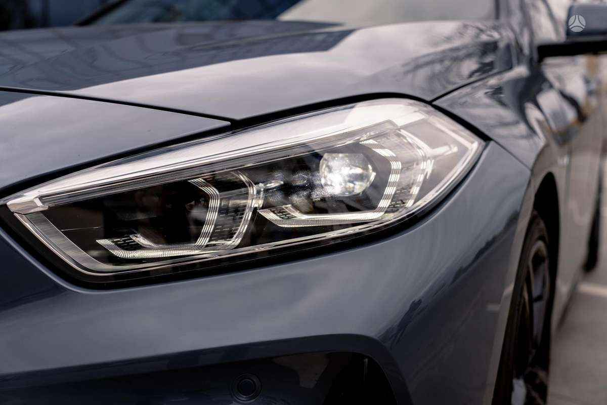 BMW 118, 2.0 l., hatchback