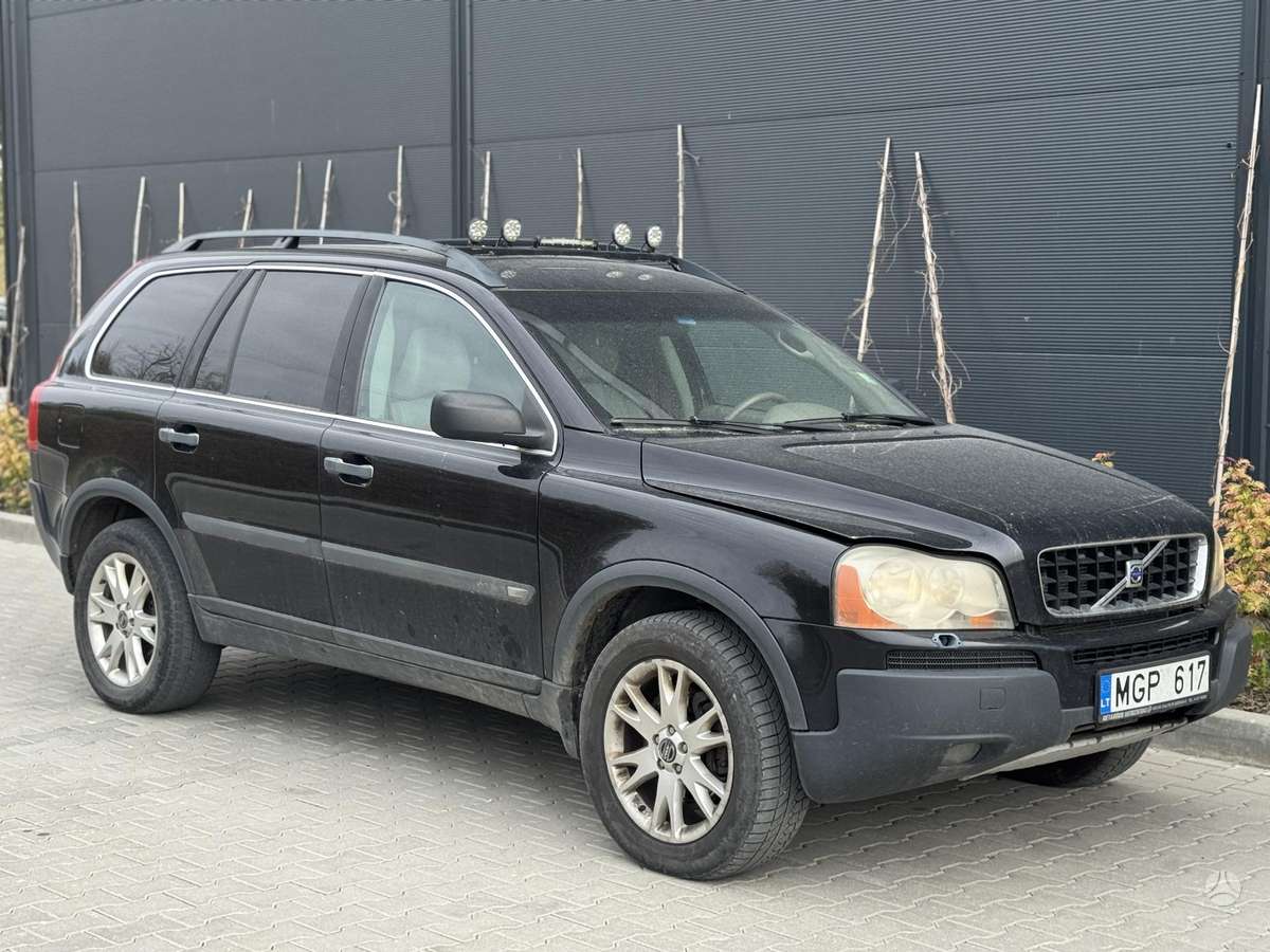 Volvo XC90 - 1