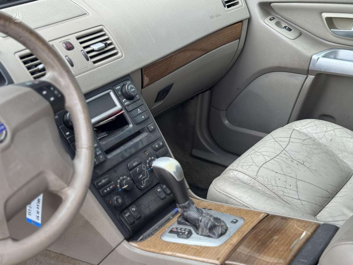 Volvo XC90 - 6