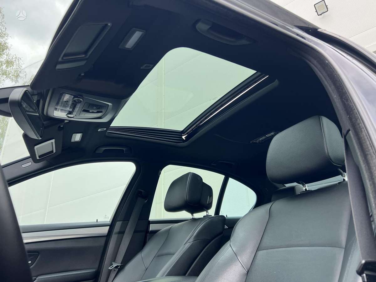 BMW 525, 2.0 l., Седан