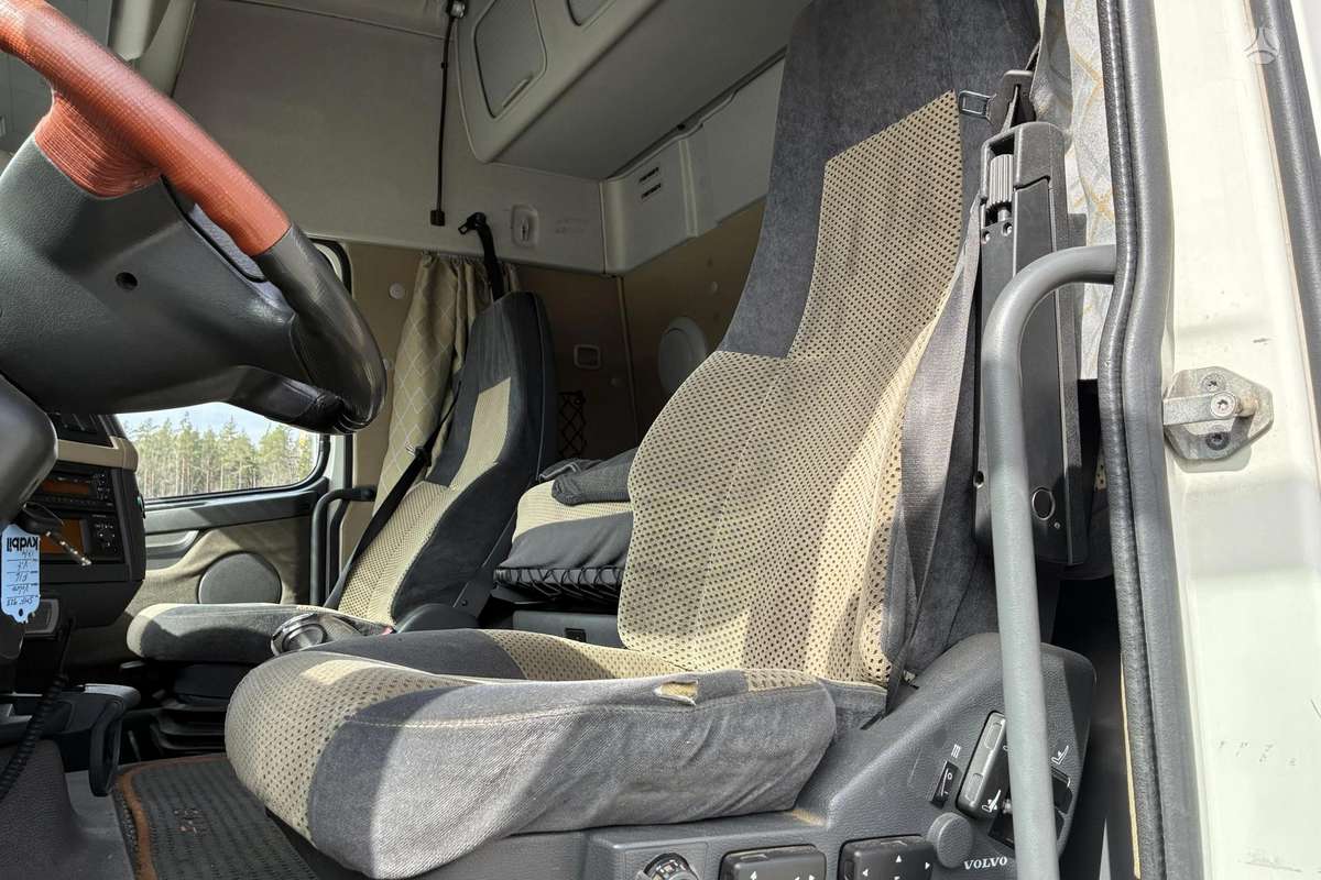 Volvo FH 520, single sleeper