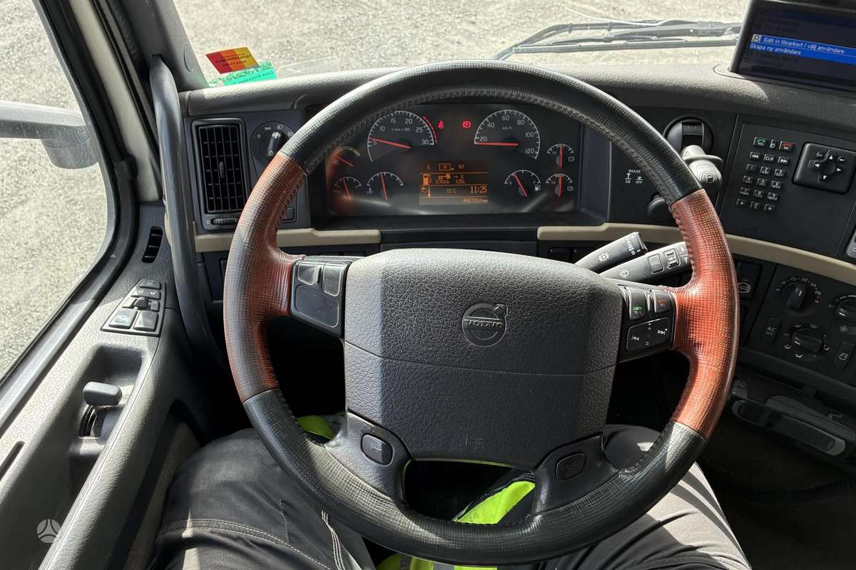 Volvo FH 520, single sleeper