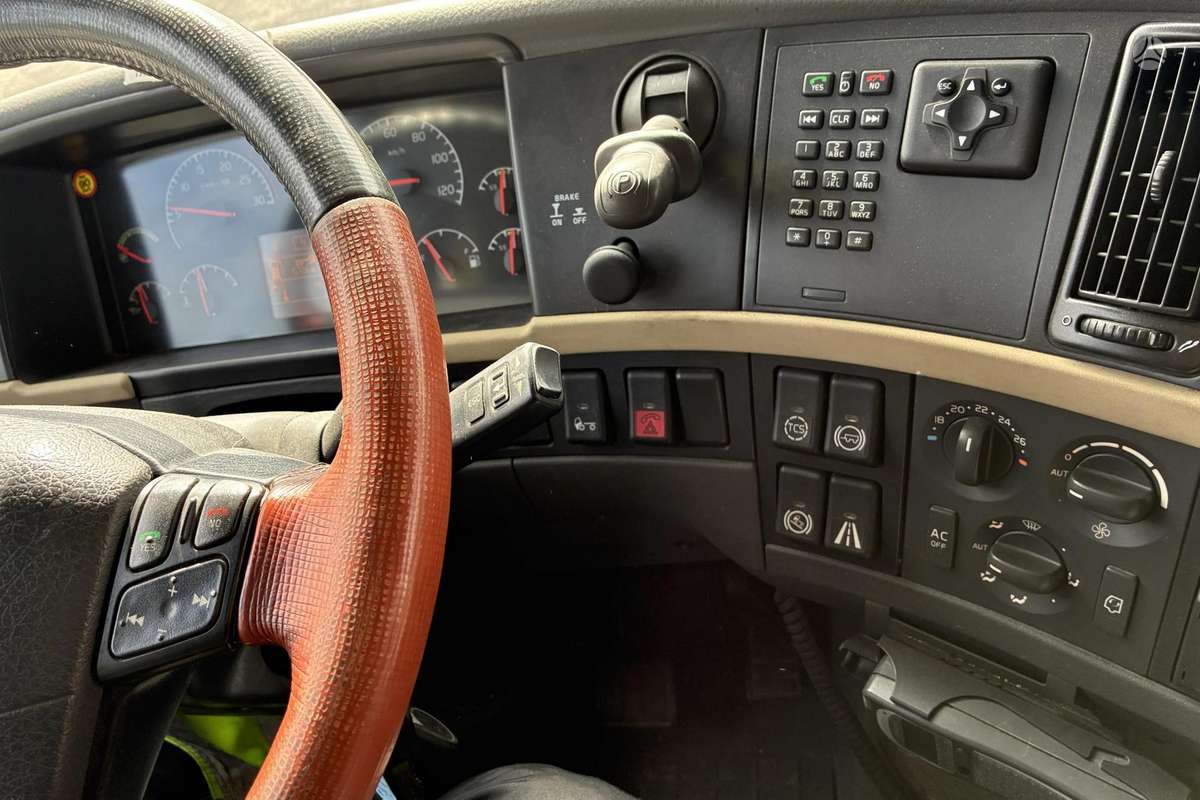 Volvo FH 520, single sleeper