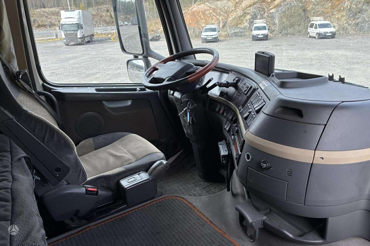 Volvo FH 520, single sleeper