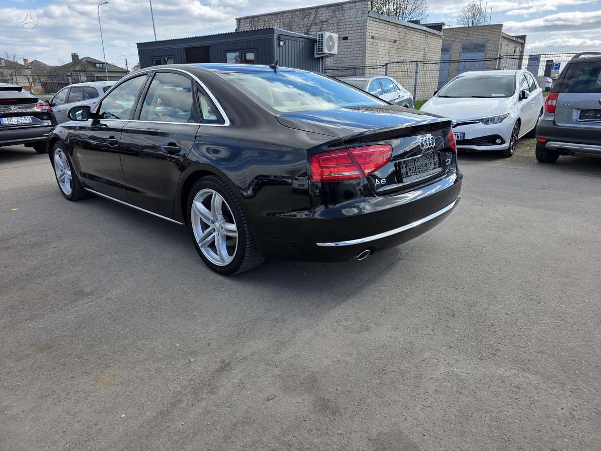 Audi A8, 3.0 l., Седан