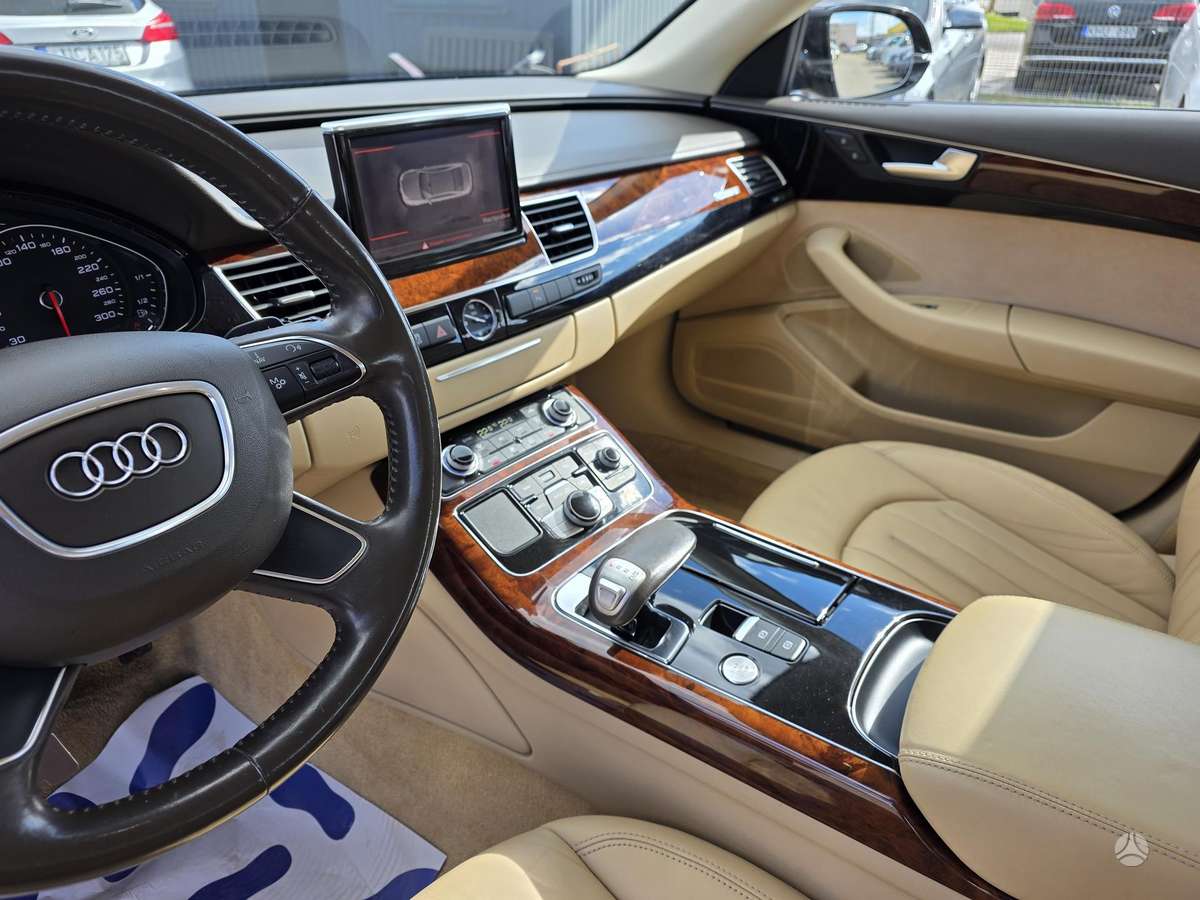 Audi A8, 3.0 l., Седан