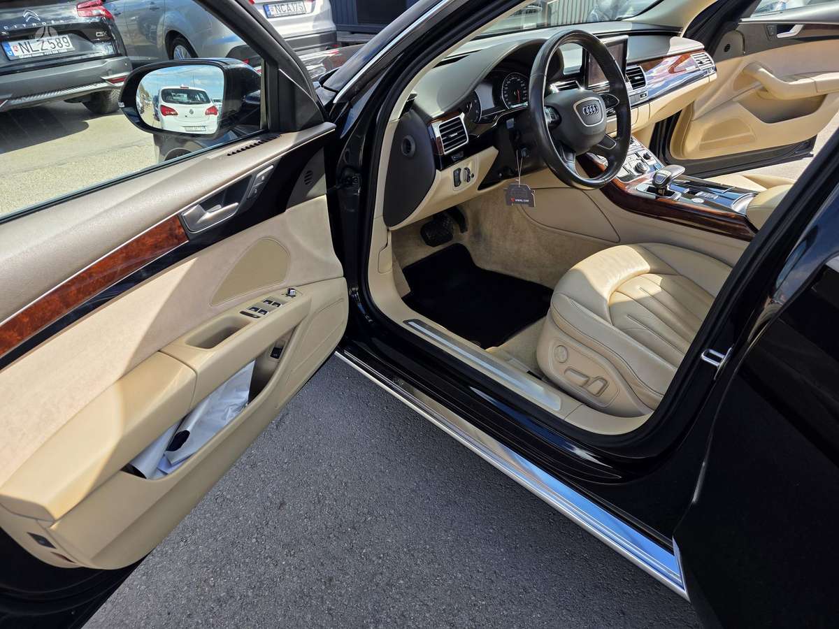 Audi A8, 3.0 l., Седан