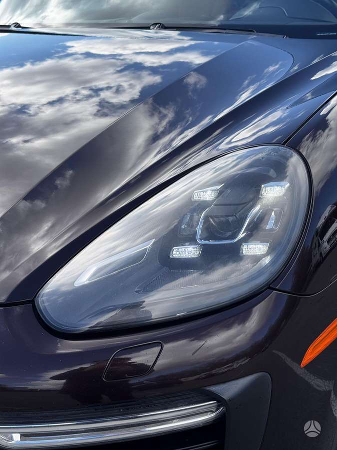Porsche Cayenne - 9