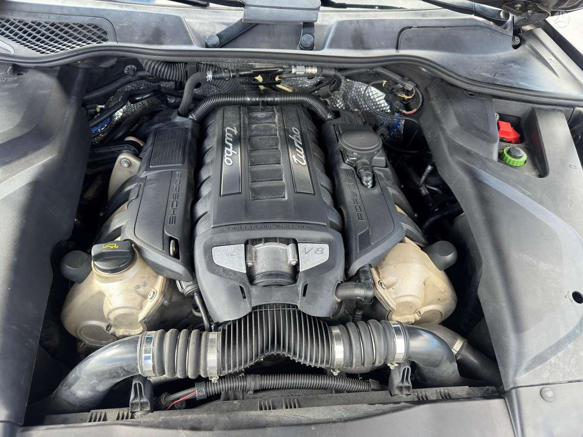 Porsche Cayenne - 10