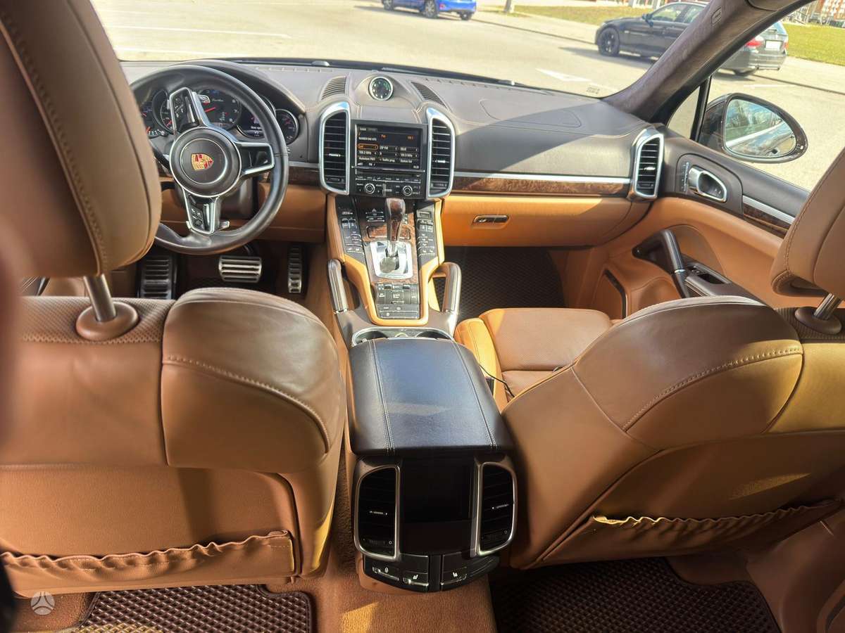 Porsche Cayenne - 12
