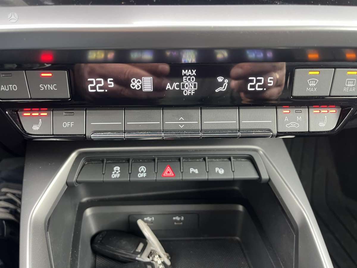 Audi A3, 1.0 l., Седан