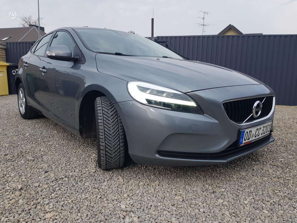 Volvo V40, 2.0 l., Хэтчбек