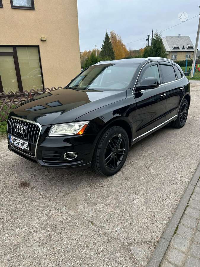 Audi Q5, 2.0 l., off-road / crossover