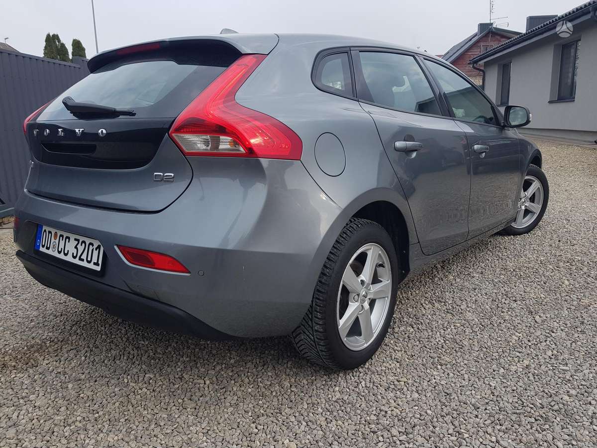 Volvo V40, 2.0 l., Хэтчбек