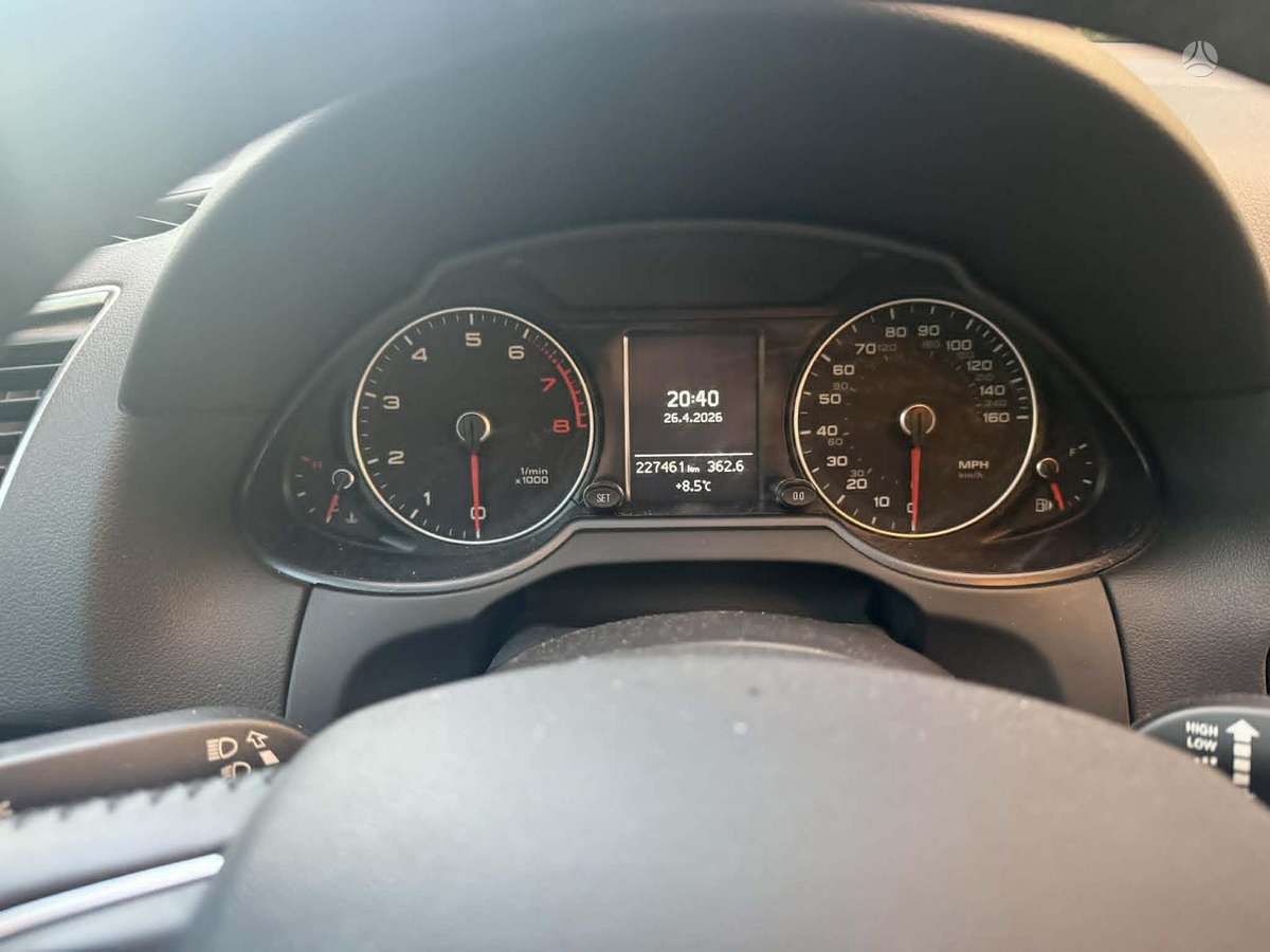 Audi Q5, 2.0 l., off-road / crossover