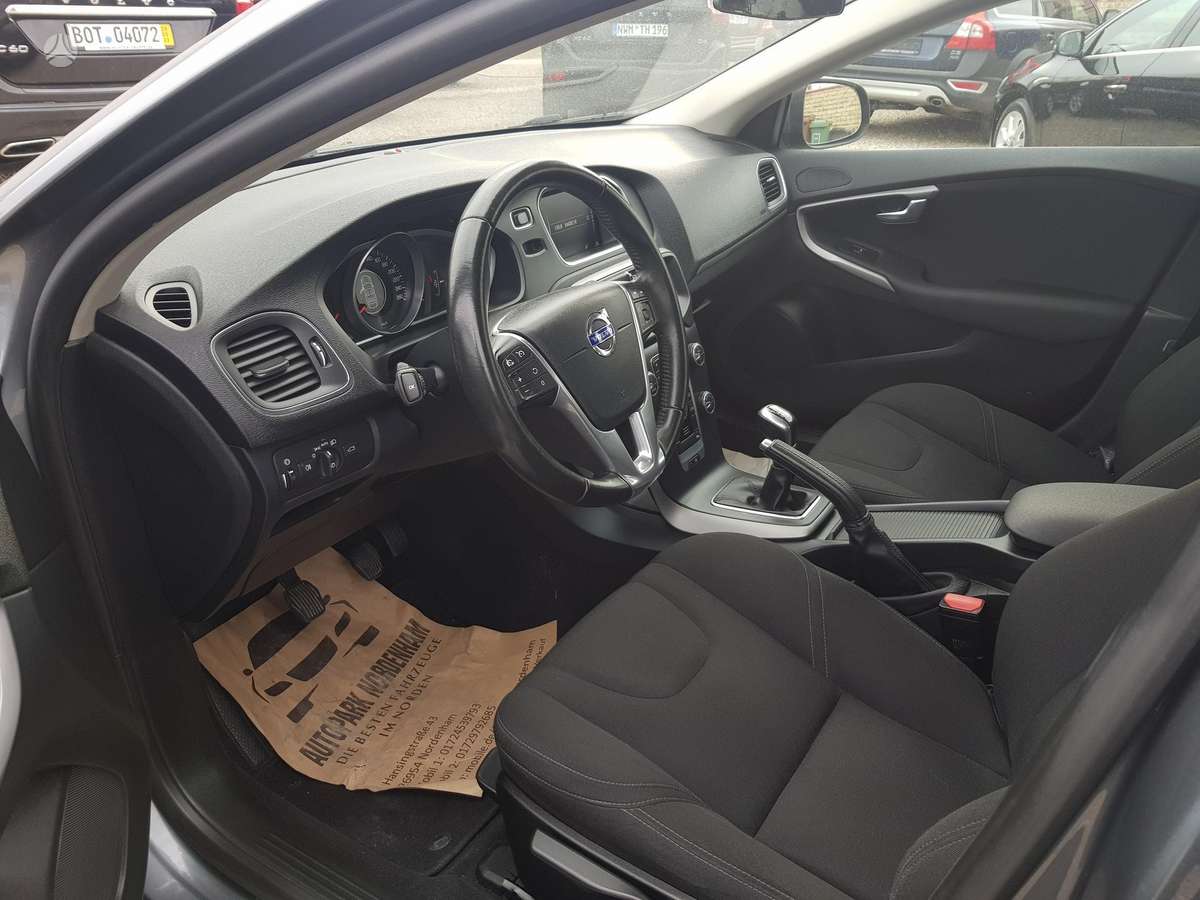 Volvo V40, 2.0 l., Хэтчбек