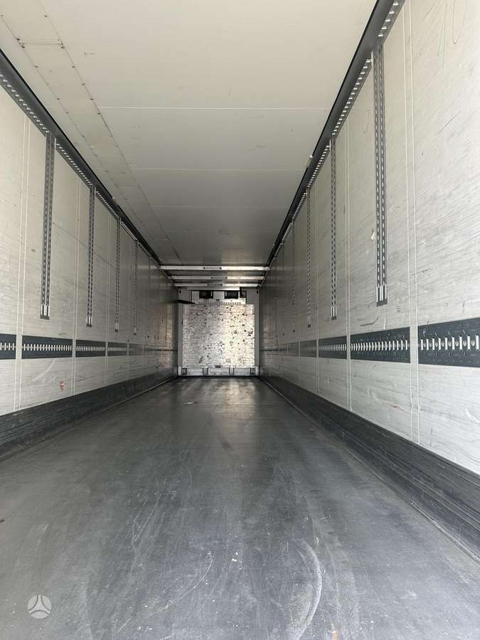 Schmitz SAF, refrigerated