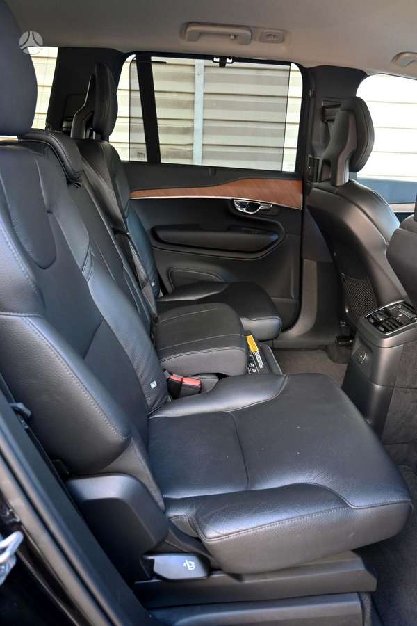 Volvo XC90 - 10