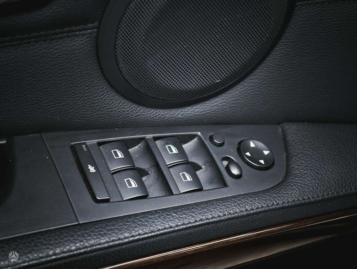 BMW 320, 2.0 l., hečbeks