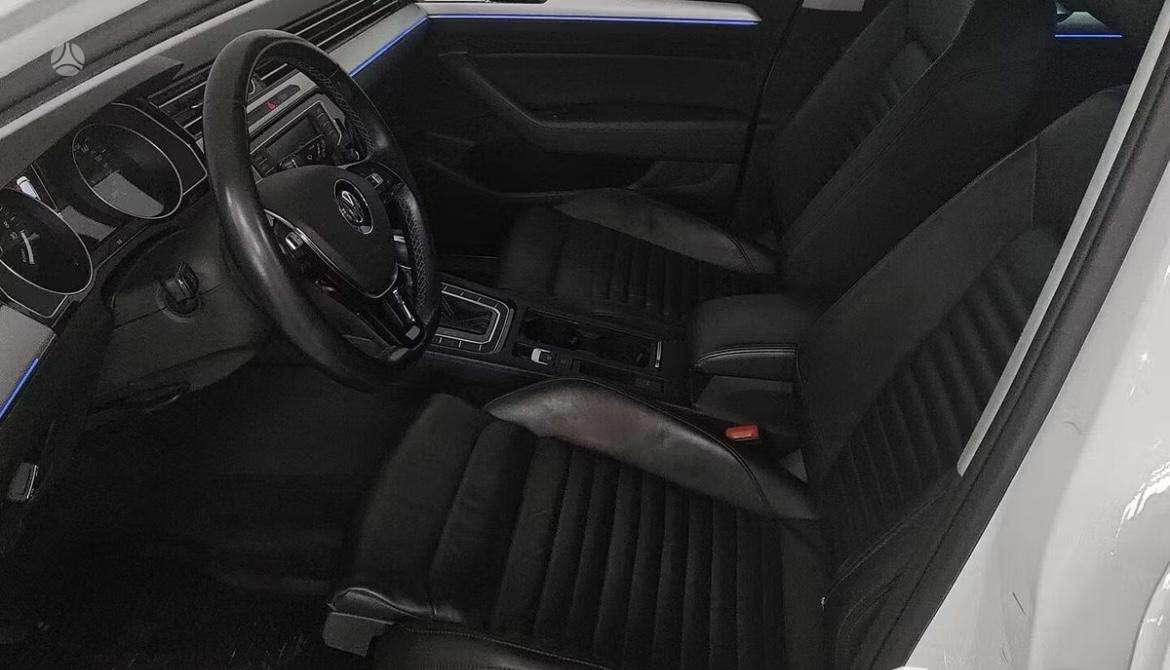 Volkswagen Passat - 11