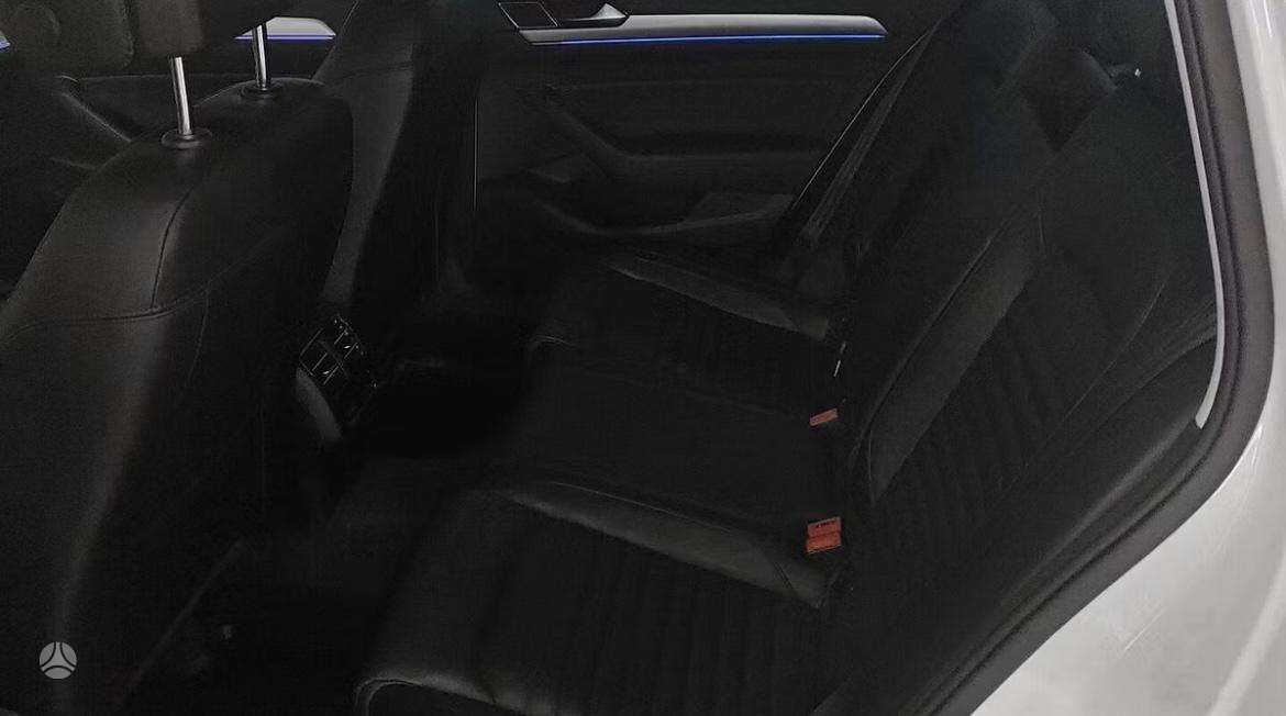 Volkswagen Passat - 12