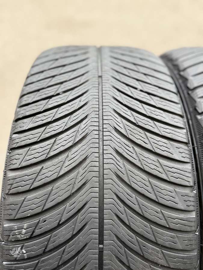 Michelin Pilot Alpin 5, universalios 235/45 R18