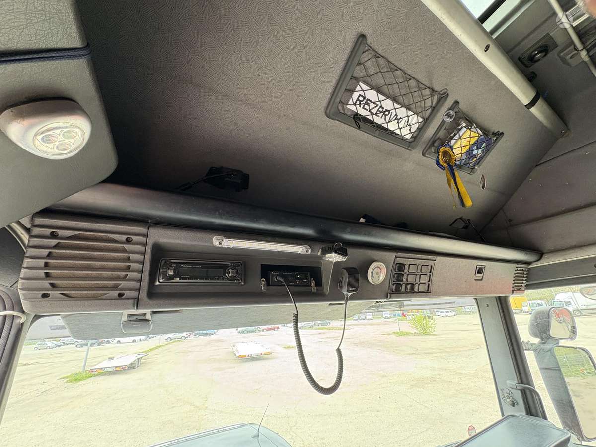 Scania 124 LA, double sleeper