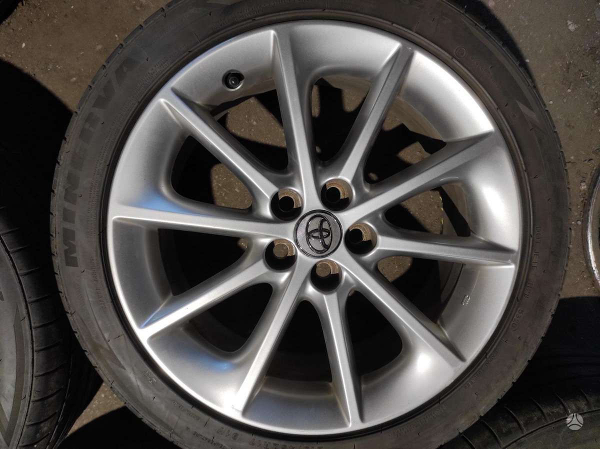 Toyota, lengvojo lydinio, R17