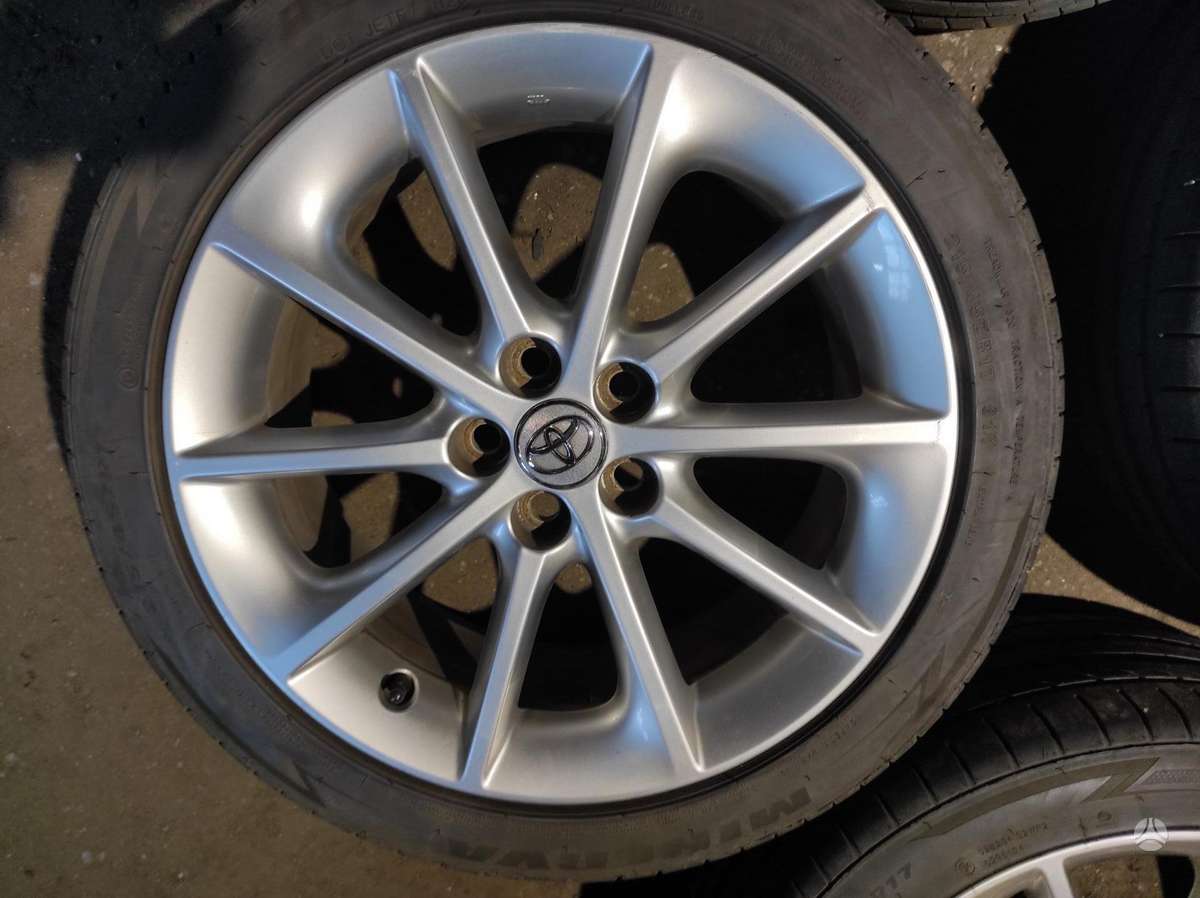 Toyota, lengvojo lydinio, R17