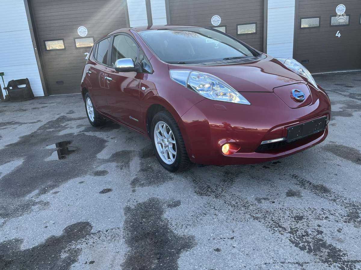 Nissan Leaf, hatchback